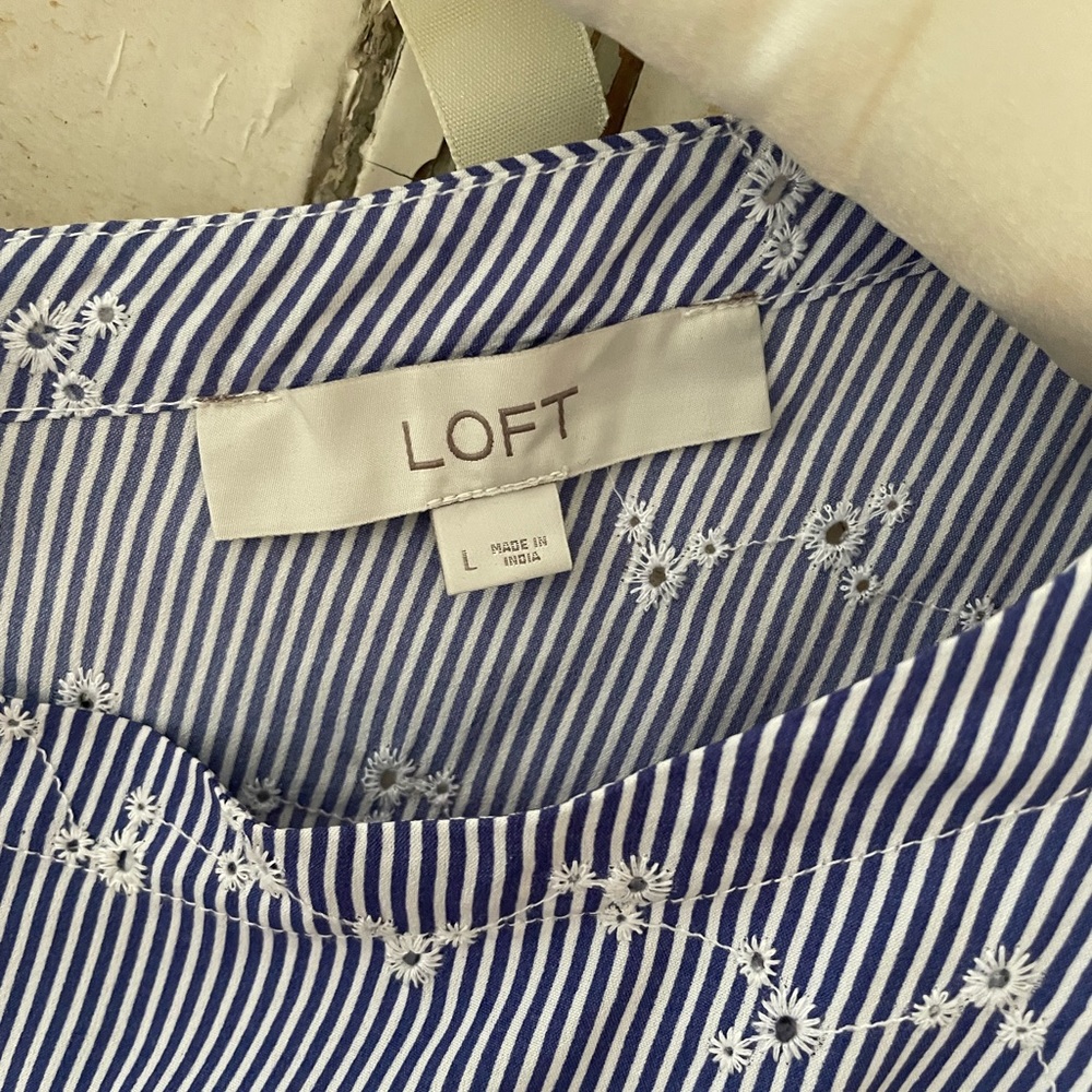 LOFT Spring Eyelet Blouse, Size L - Picture 3 of 4